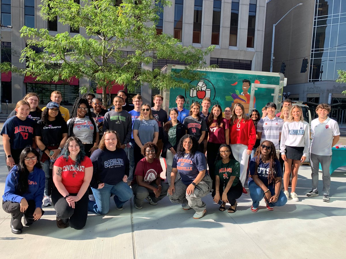 caresource's tweet photo. Our teams were excited to be in Downtown Dayton giving back to the community! Together, we donated feminine hygiene and dental health products to @thefoodbankinc in support of those in need throughout Montgomery, Greene and Preble counties. #CareSourceCares #UniquelyCareSource https://t.co/K1FvpolCbY