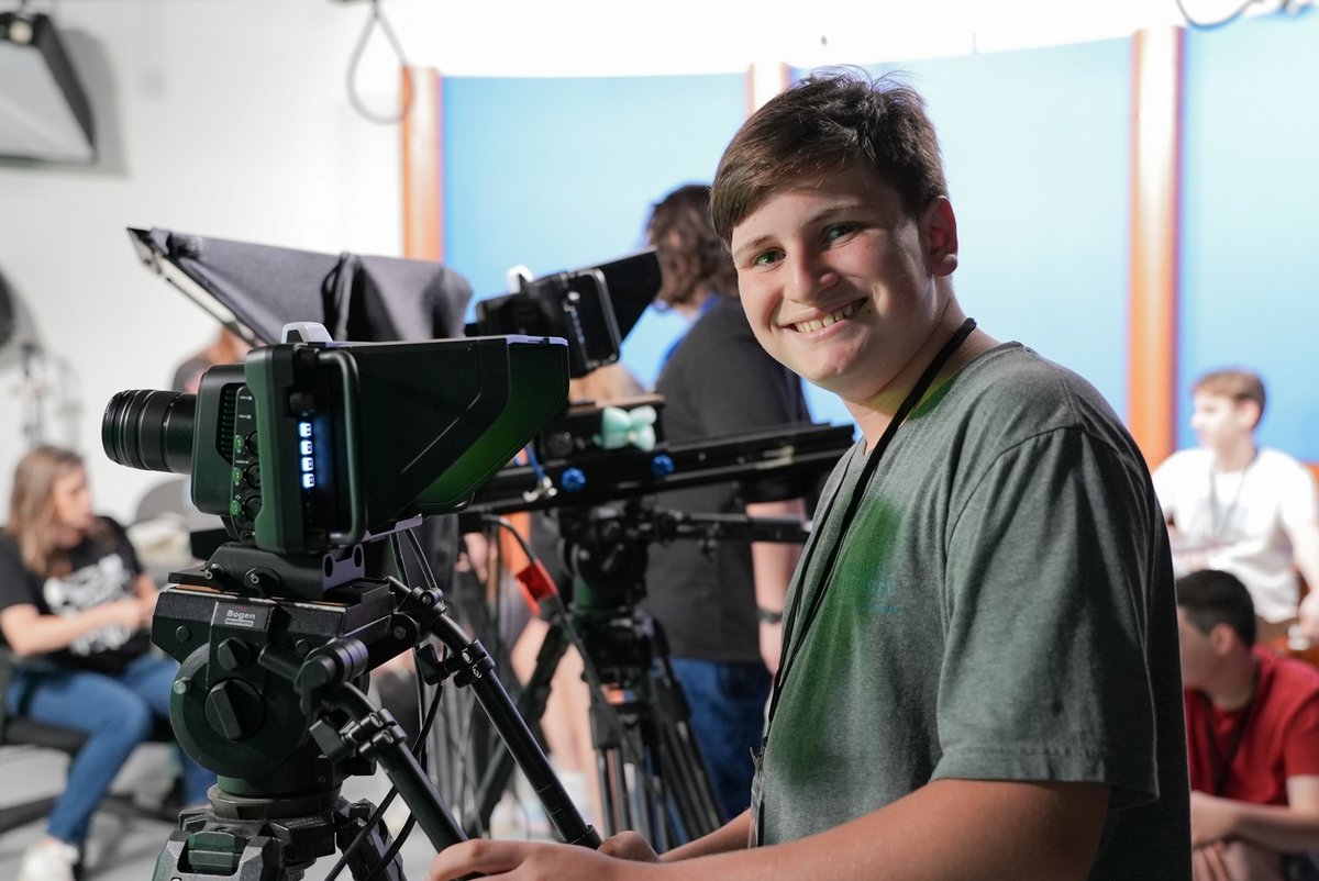 HendersonStateU's tweet photo. Digital Filmmaking Camp, hosted by HSU Digital Media Production, gives high school students an opportunity to learn about video production and produce their own work. Come to a screening on Friday, June 28 at 3:30 p.m. in the Arkansas Hall Studio Theatre! https://t.co/Bi3qHYs7eZ