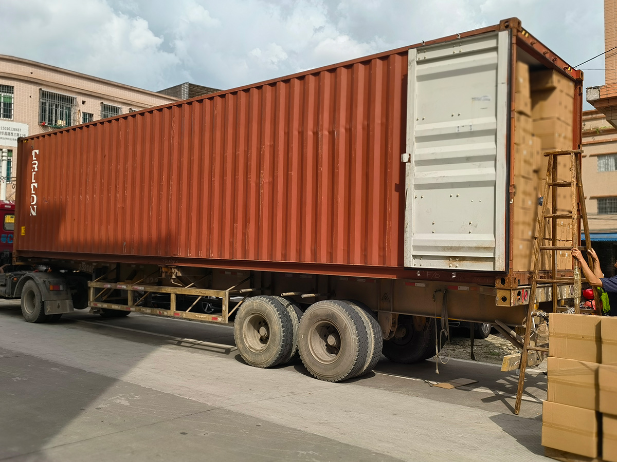 Masolight's tweet photo. 2 containers loaded, Thanks for client's support and trust, we will always keep the best service and quality, https://t.co/MyqyJQPlAV #containerload #shipment https://t.co/y0sxZw7jbm