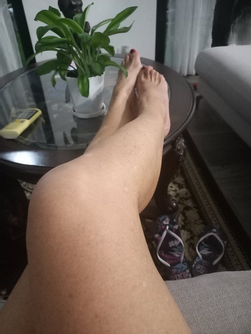 Legs   :) https://t.co/A6MH3ei9PO