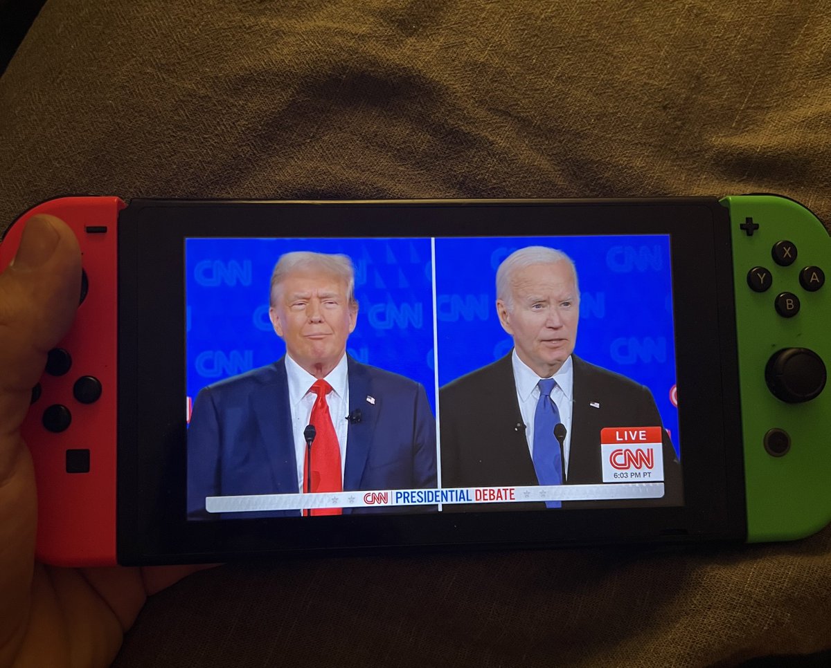 burgerkrang's tweet image. this game sucks lol