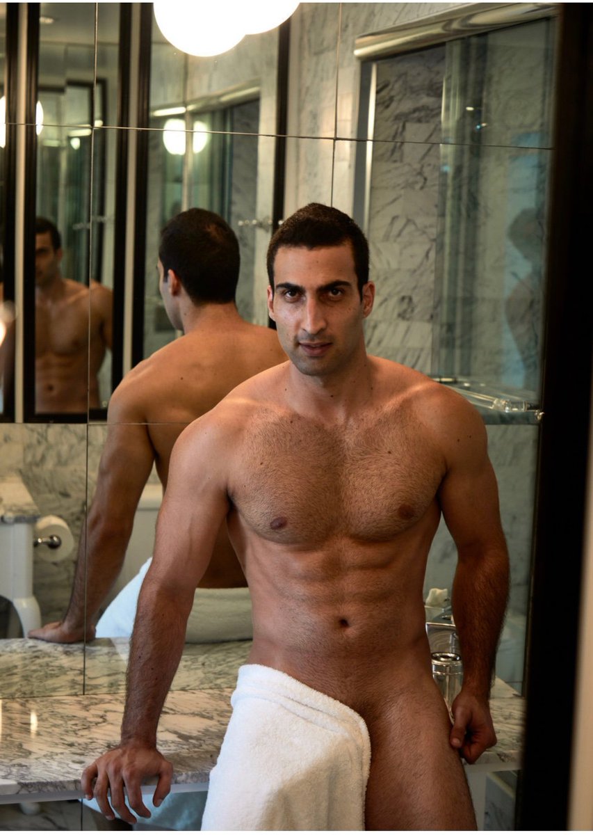 Retweet if you want to take off the towel 😋
onlyfans.com/rezzzv/c11