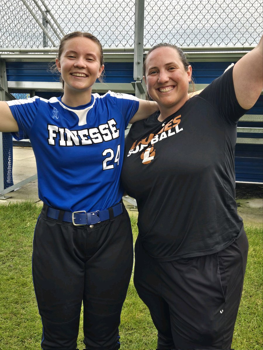 zoeziems24's tweet photo. Can't wait to be a Gray Wolf!
🧡🐺🖤
@LourdesSoftball @BG_Bobcats_SB @FinesseTerry https://t.co/w1lF0cF2g2