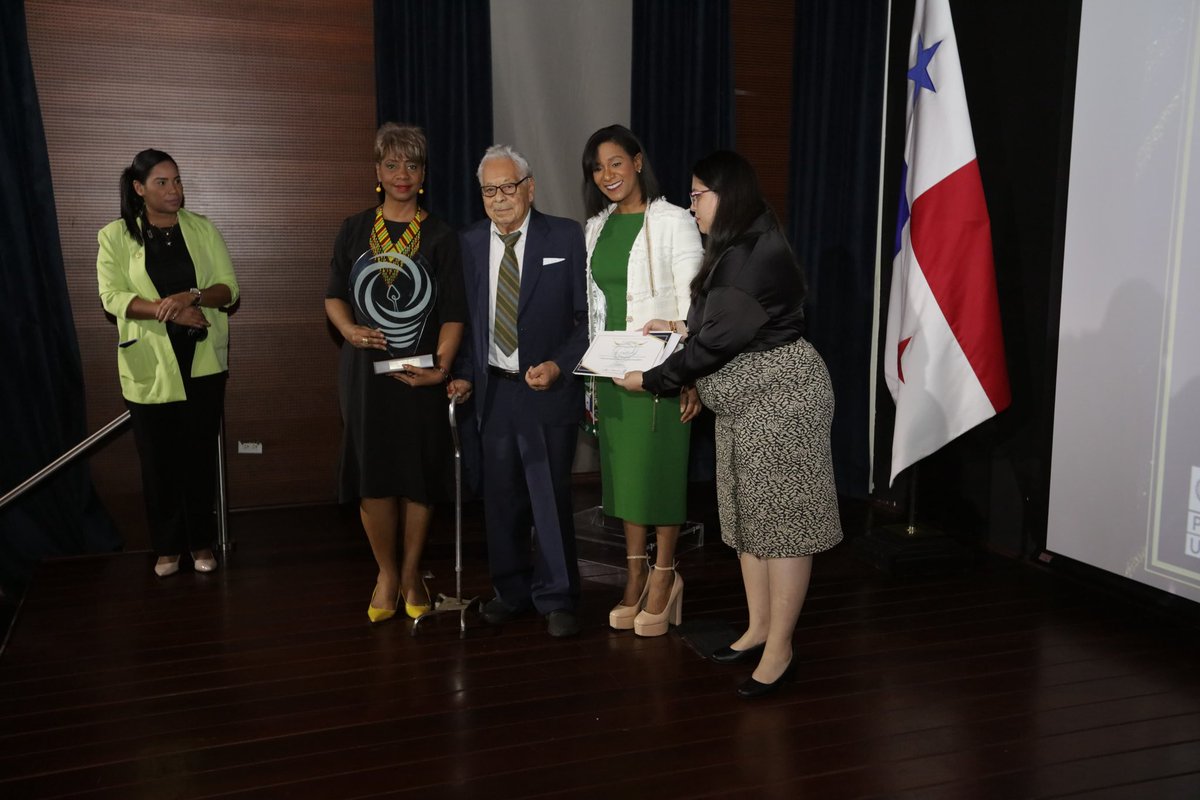 RosilenaLindoR's tweet photo. On the eve of the fourth anniversary of the Energy Transition Agenda, we awarded with the Energy Transition Statuette 88 companies, institutions, organizations &amp; professionals who are leading new paths  of innovation around sustainable energy #WeAreBetterTogether
#UnitedByEnergy https://t.co/EGWr4Srr8m