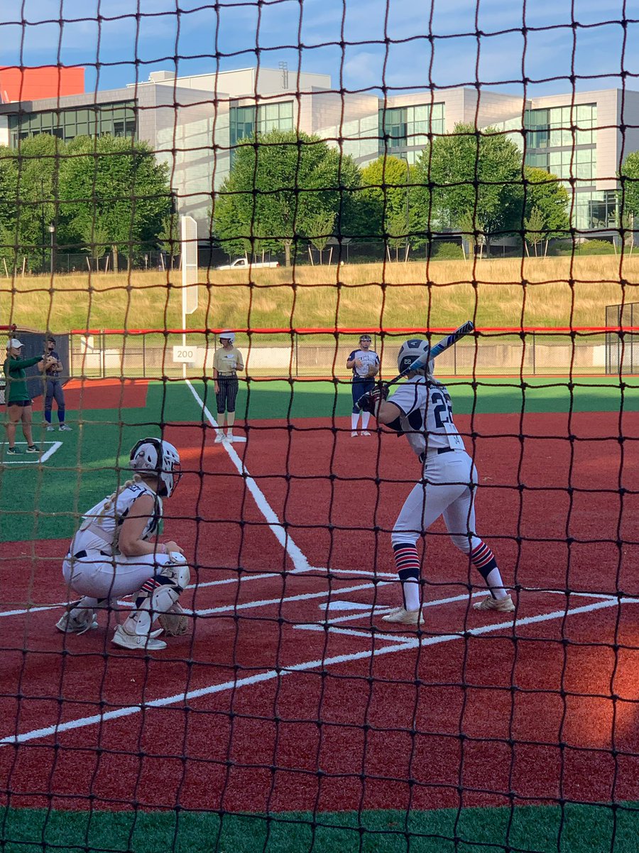 Thank you to the GRIND Akron College Showcase Camp for the opportunity to showcase my talent to all the amazing coaches. I got the chance to help the other players throughout the camp, talk to some schools, and compete doing the thing I love 🤍 <a href="/usssaprideblue/">USSSA Pride Blue</a>