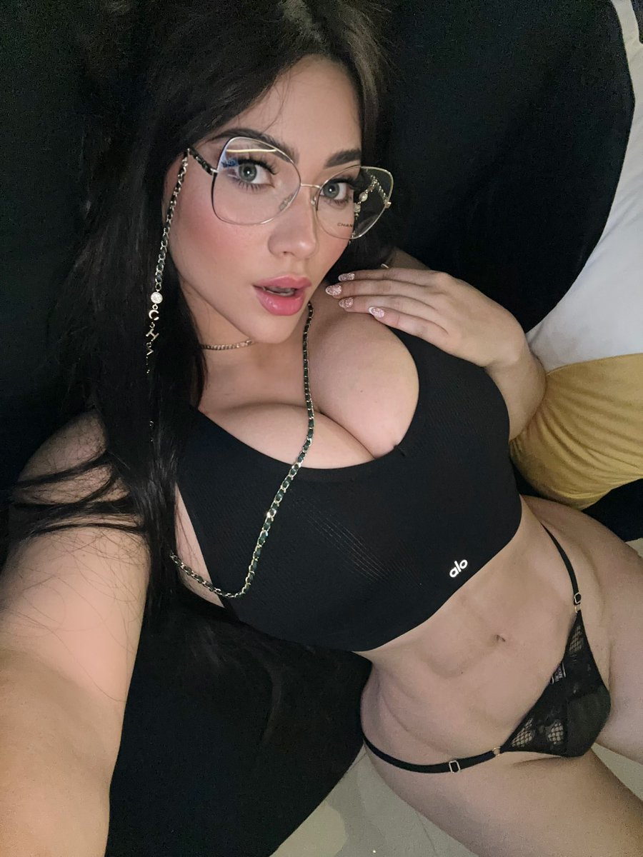 Los lentes me hacen ver sexy ☺️