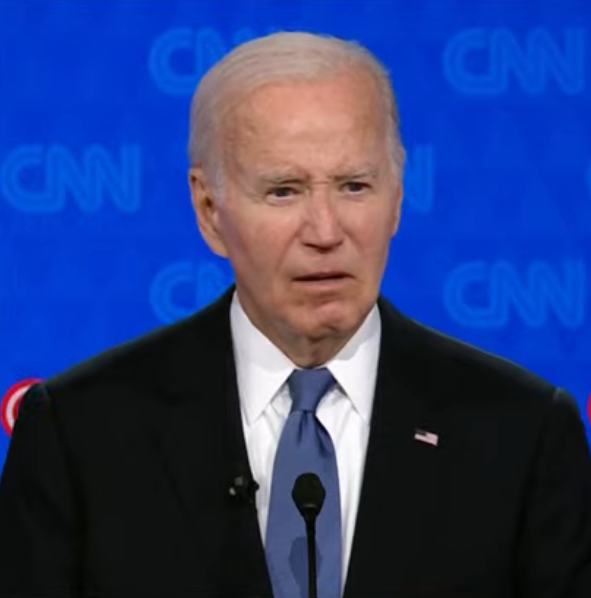 REVMAXXING's tweet image. Raise your hand if you think Joe Biden is a f*cking idiot 🖐️