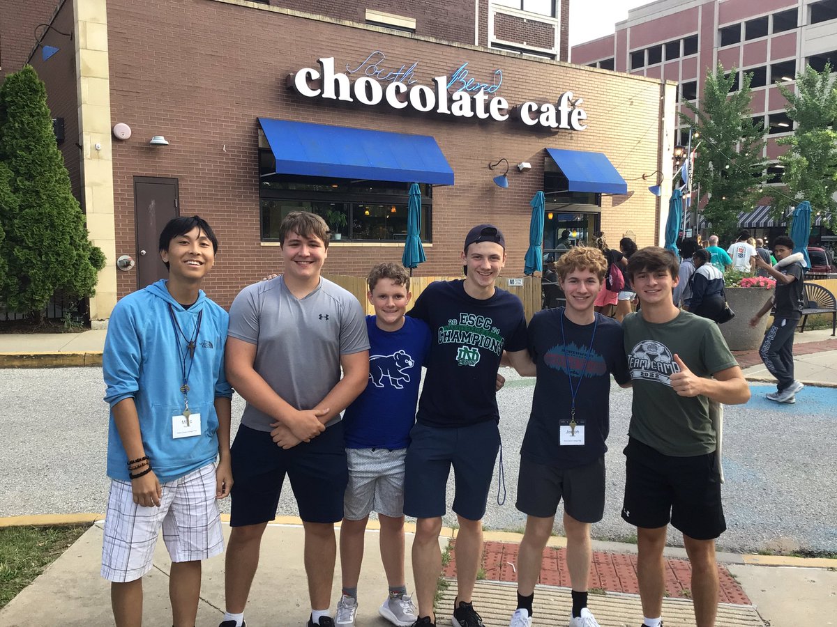 NDCP_Ministry's tweet photo. Beautiful night for a visit to the South Bend Chocolate Cafe and Touchdown Jesus! #HCC4SL #HesburghsWithHesburgh @ShayBoyle_NDCP  @nddons https://t.co/wwxtNXVZlg