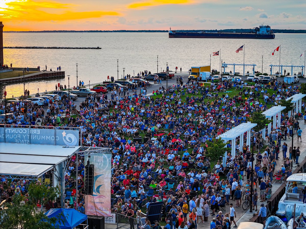 When the lights go down in the city
And the sun shines on the bay
Ooh I want to be there in my city
#PartyAtThePier #SanduskyOhio #LakeErieLove <a href="/E5C4P3JrnyTrib/">E5C4P3</a>