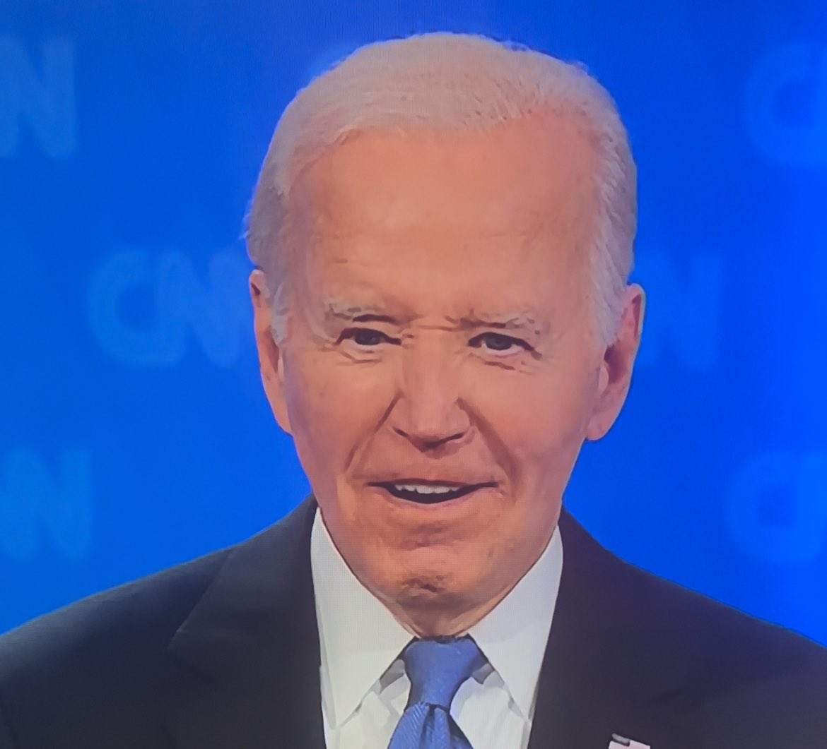 arigrinding's tweet image. the mf teeth smile I can’t