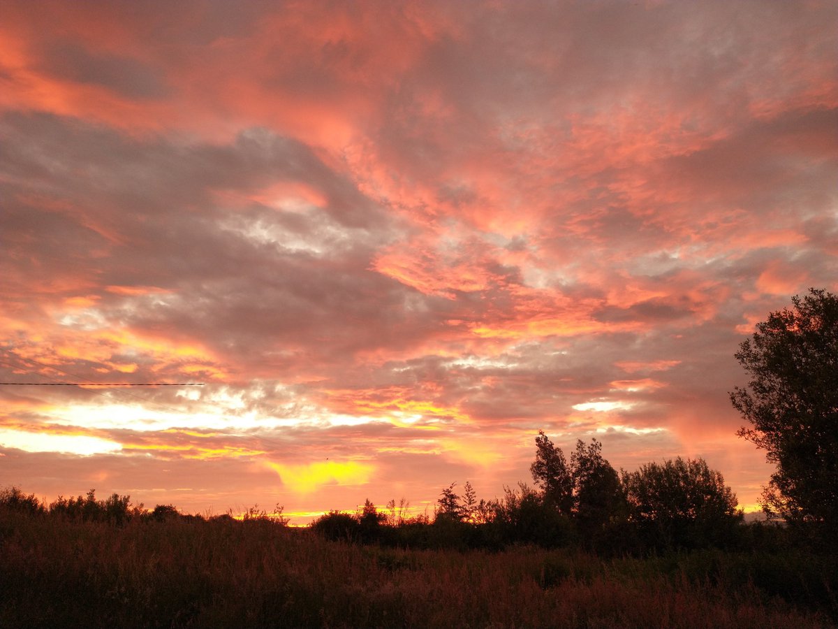 Two from my back garden in #donegal #Ireland #sunsets #photo #TBT #follow #PHOTOS