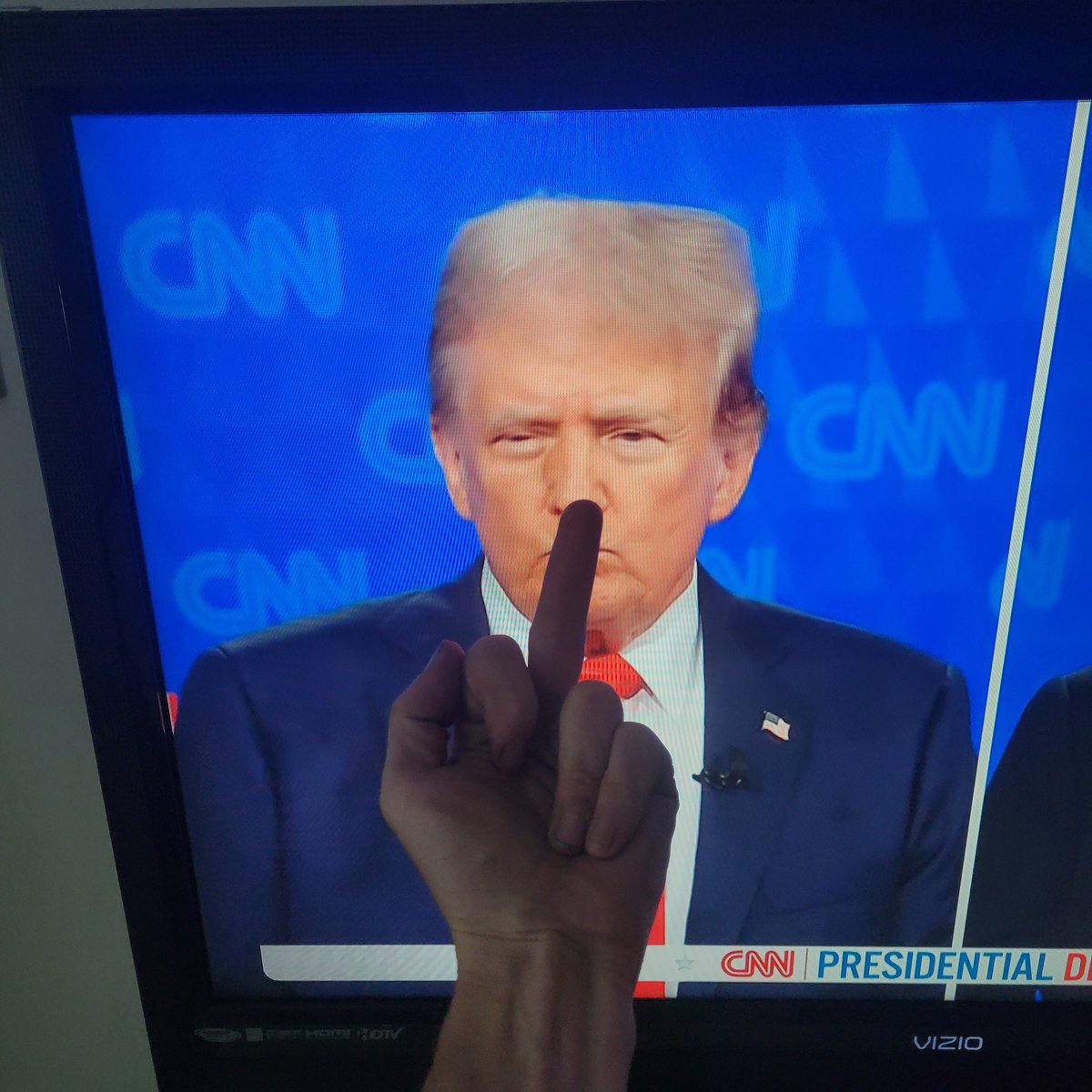 EROR_TM's tweet image. #fucktrump