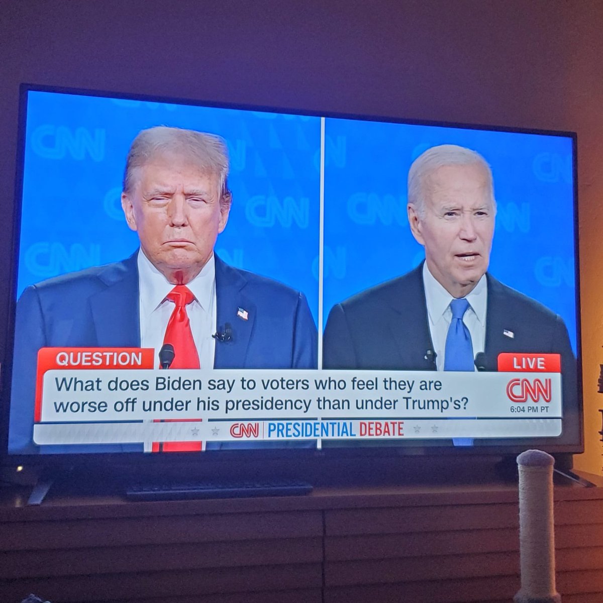⚠️Debate en Estados Unidos: Hoy Biden planta cara a Trump. Parece que no hay gallos correlones en esa elección. 
Agarra dato <a href="/NicolasMaduro/">Nicolás Maduro</a>.