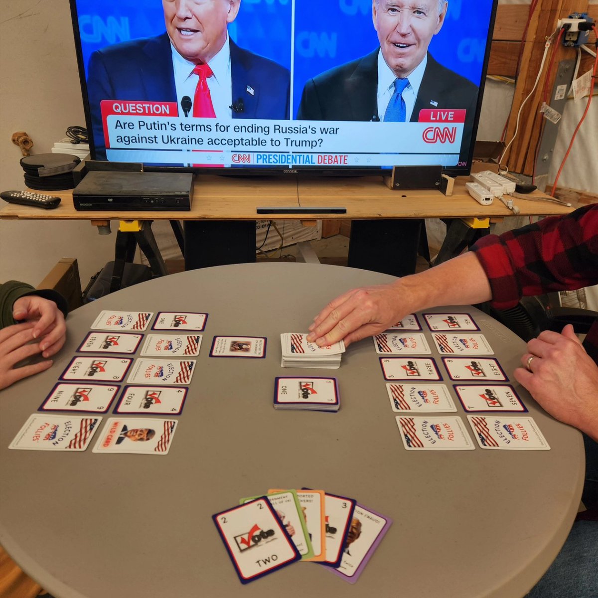 ElectionFollies's tweet photo. Having fun yet? We are! Even during this debate 😉 
https://t.co/1b9Oo0VUzs https://t.co/I04mhjU57Q
