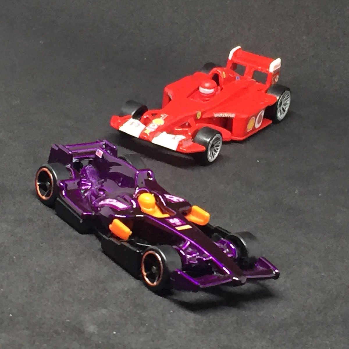 c_recca's tweet image. #FormulaFriday | Red ❤️ VS Purple 💜? @Ferrari VS fantasy? Which one 🤔? Please like ❤️ &amp;amp; RT 🔃. Follow 👉 @c_recca | @Hot_Wheels @Mattel 
#HotWheels #FormulaOne #F1 #Formula1 #Diecast #Cars #DiecastCars #164Scale #164Diecast #164Cars #Ferrari
