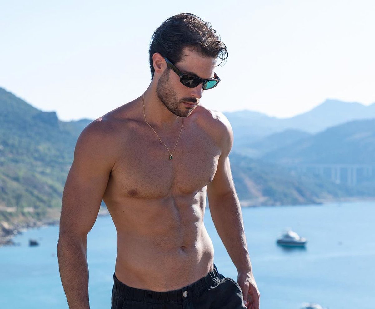 Guardo i fidanzati di questa edizione #TemptationIsland e penso che non ci sono più i fidanzati di una volta.