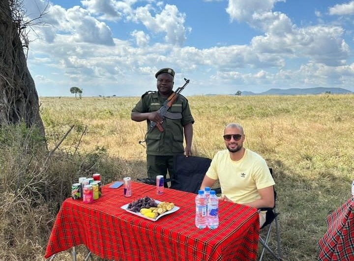 Utdtruthful's tweet photo. Sofyan Amrabat enjoying his holiday in Tanzania ❤️ https://t.co/muCPNyjdDE