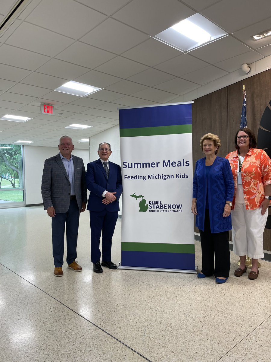 mieducation's tweet photo. State Superintendent Rice and Senator Debbie Stabenow laud Michigan’s meals program’s successes yesterday at Waverly East School. Meet Up and Eat Up, summer meals program served nearly 4.5 million meals and snacks last year alone. https://t.co/dslHIzJcrB
