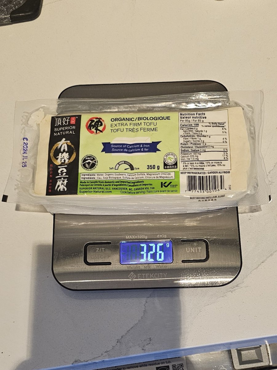 BugSpatteredVis's tweet photo. @costcocanada we shop at Costco to get value and consistency. I'm surprised to find such a hugh mismatch on what is on the information listed (350g) vs the actual product. https://t.co/m0czjgJyrk