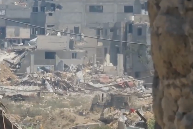 PalestineChron's tweet photo. As soon as the Israeli army reinvaded the Shejaya neighborhood east of Gaza City, Palestinian Resistance groups mobilized to repel the attack. 

https://t.co/qFOU4sKU3L https://t.co/IbwlzSa7PA