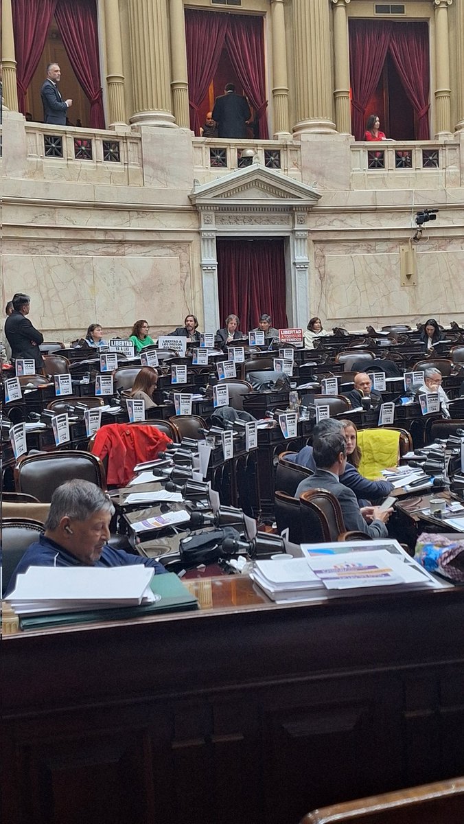 myriambregman's tweet photo. Mi compañero @NicolasdelCano denuncia cómo se construyó con canchullos el empate del Senado, que definió quien lo escucha desde ahí arriba. 
Copiaron los peores métodos de la casta y ni se inmutan. https://t.co/rO6niitXeu