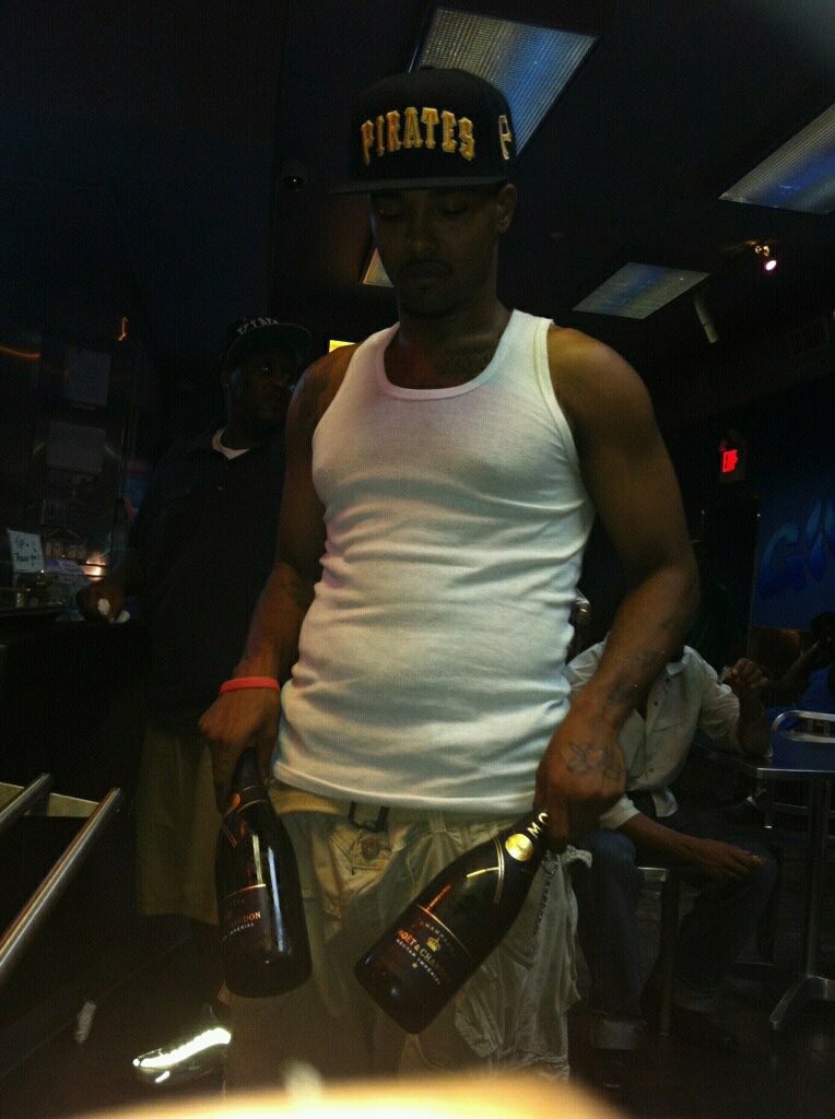 TaEDoN24o6's tweet image. #TBT “DOUG-E FRESH FOOD!” #VIPTAE