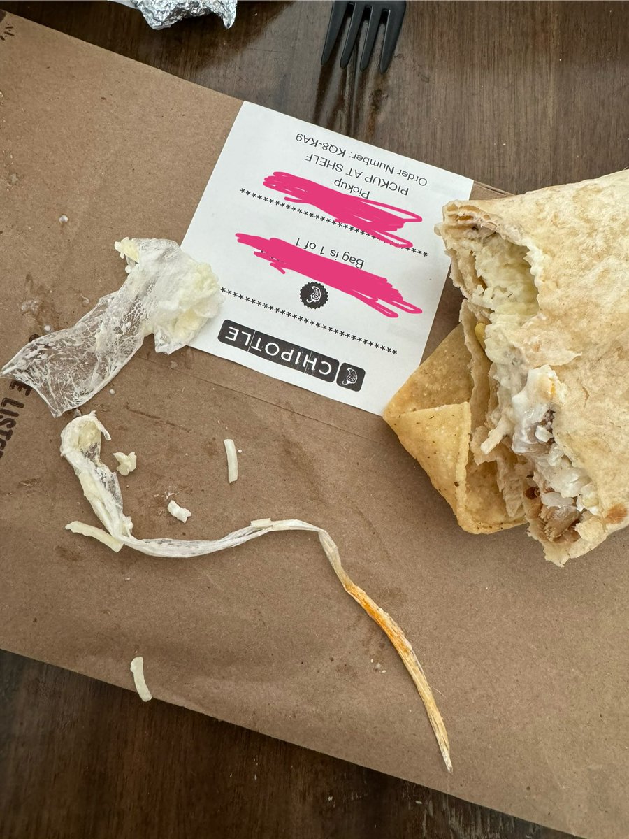 Kababay_'s tweet photo. Hey @ChipotleTweets I wouldn’t exactly call this issue “resolved”…please have Pepper call me back. https://t.co/Bf6Rq3uX8G