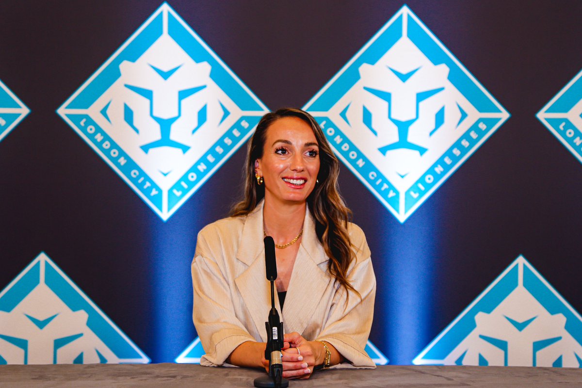 Kosovare Asllani tweet media