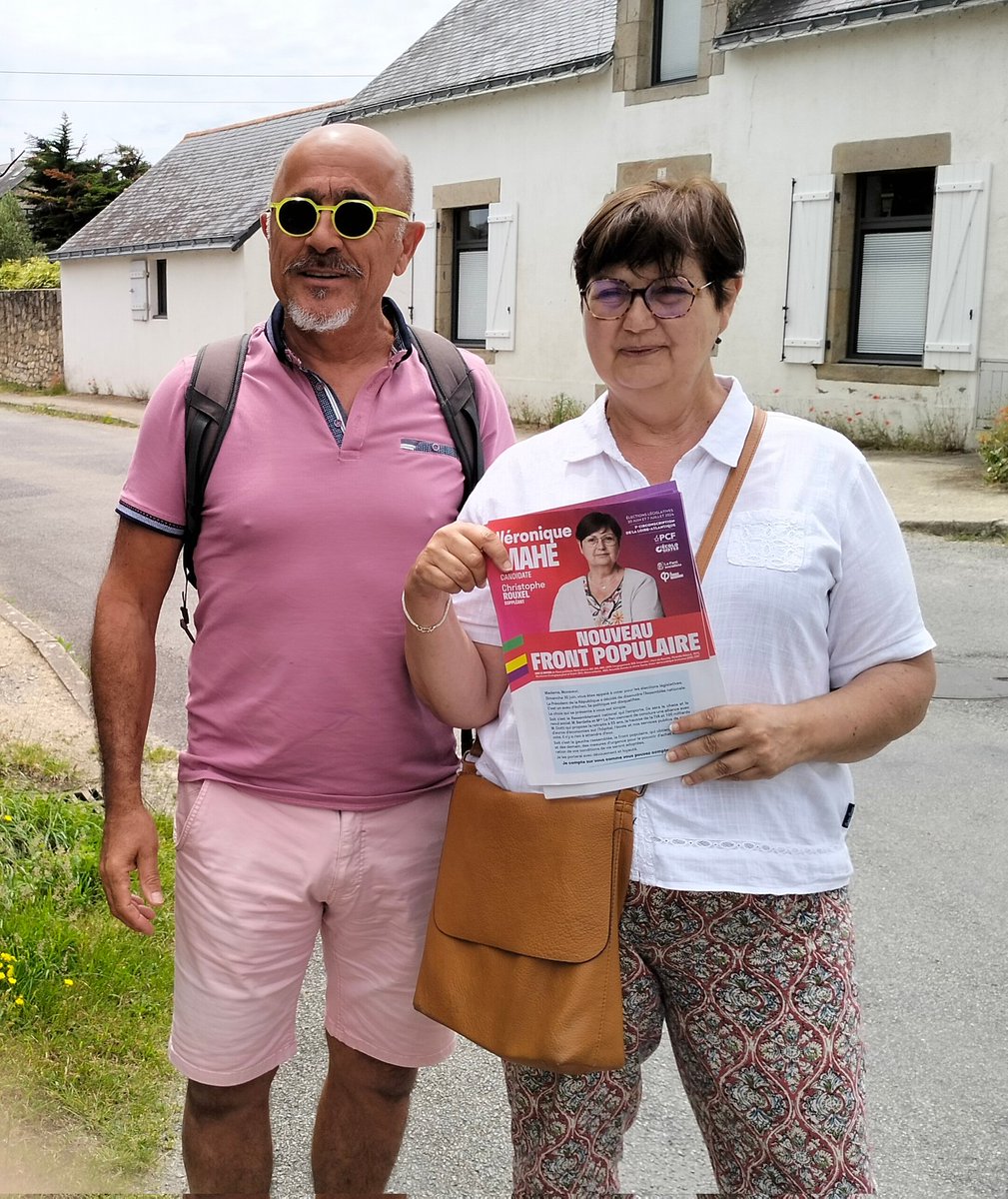 maheveronique44's tweet photo. Engagée pour vous : marché du #Croisic avec une belle représentation de la diversité du @FrontPop44. Ensuite direction les marais salants de #Batzsurmer et comme chaque jour des rencontres passionnantes.
#circo4407 #engagement https://t.co/K7wNmjDWjM