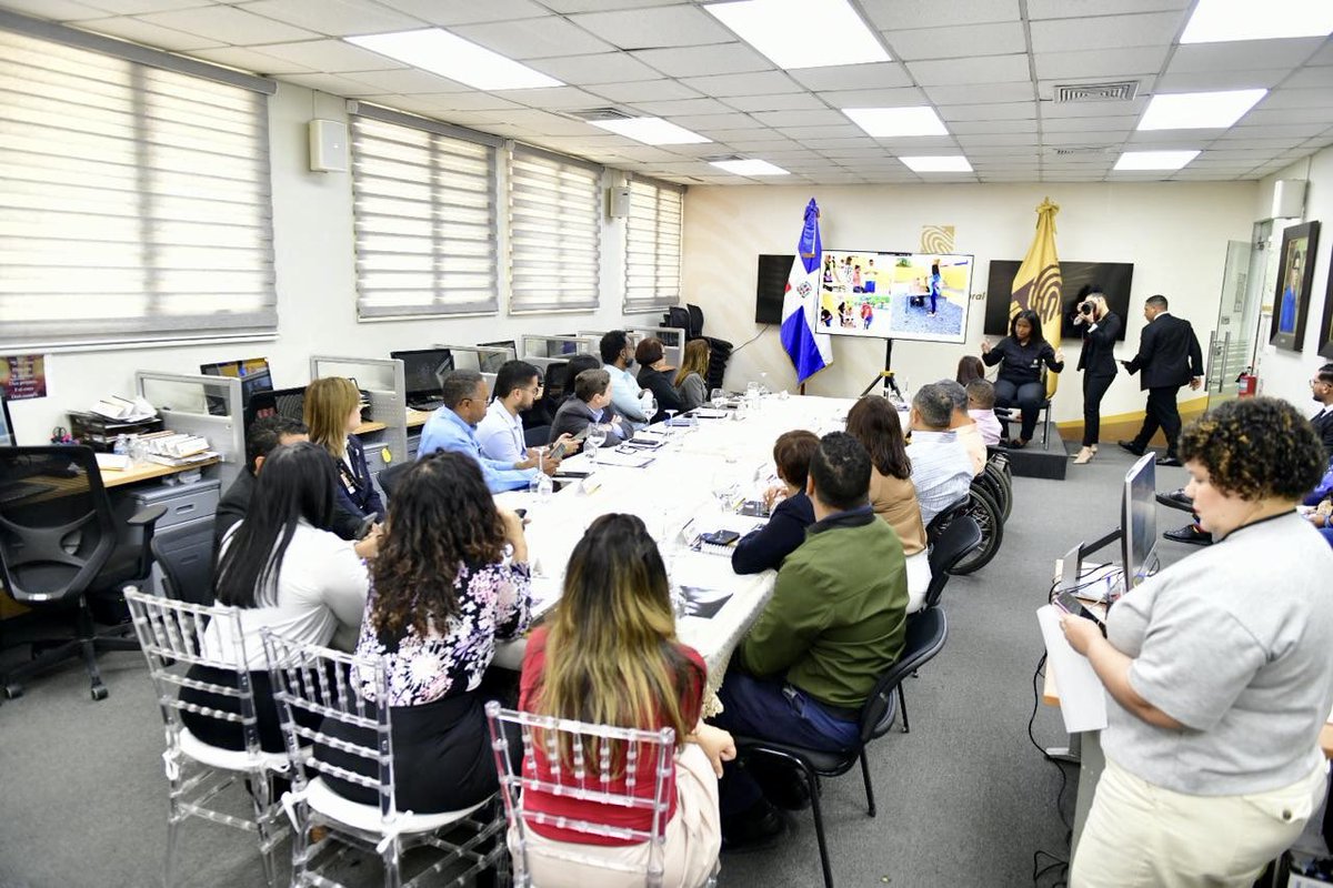 Hoy realizamos la segunda reunión de la Mesa de Inclusión de este año, cerrando el ciclo del proceso electoral, identificando oportunidades de mejora y asumiendo el compromiso de continuar sensibilizando con relación al trato digo a las personas con discapacidad.