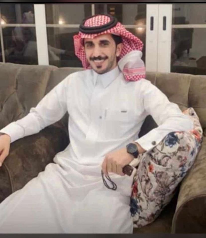 #تهنئة 
اجمل التهاني والتبريكات نزُفها لابن العم الأستاذ / زايد بن محمد بن حسين آل منصور بمناسبة تعيينه مديراً
 للمنطقة الغربيّة بالبنك العربي  سائلين الله لهُ دوام التوفيق والنجاح ..