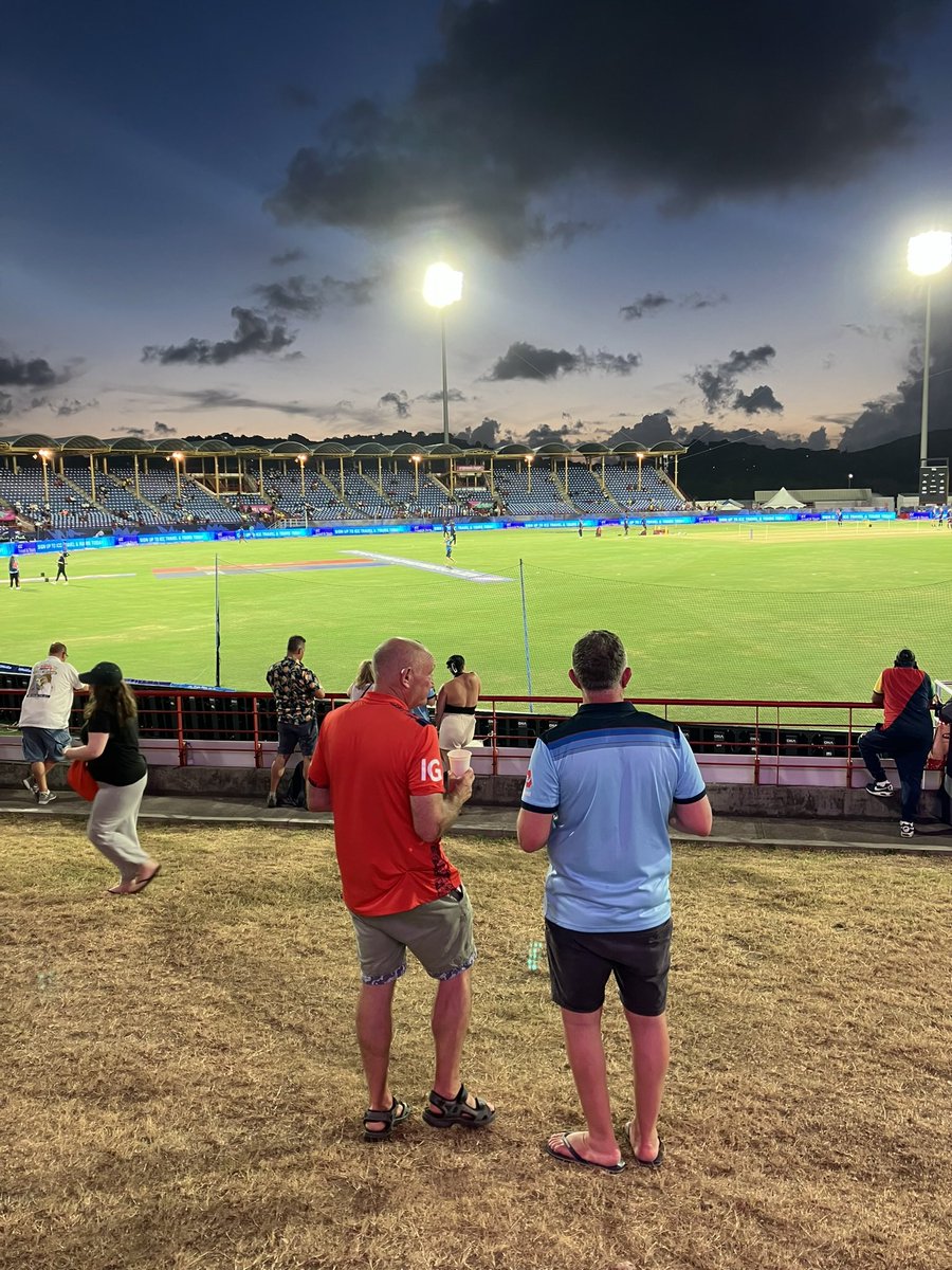 MrsLeanneB tweet media