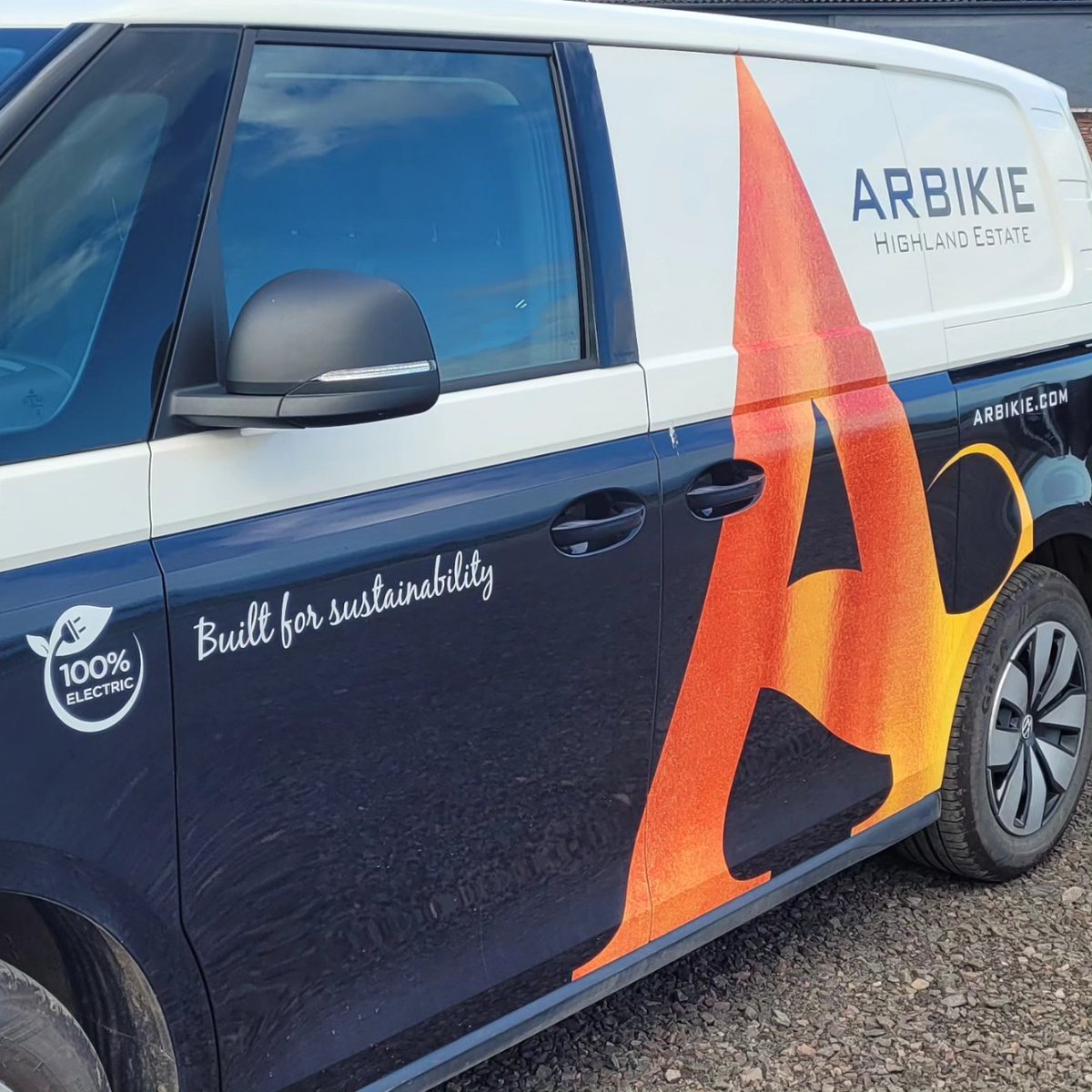 iainastirling's tweet image. Our new electric @Arbikie van to reduce our impact on local deliveries.

What do you think?

#electricvan #van #delivery #arbikie #arbikie #sustainable #electric #electricvehicle #ev #whisky #scotchwhisky #gin #vodka #angus #Tayside #aberdeen #dundee #edinburgh #glasgow #Scotland