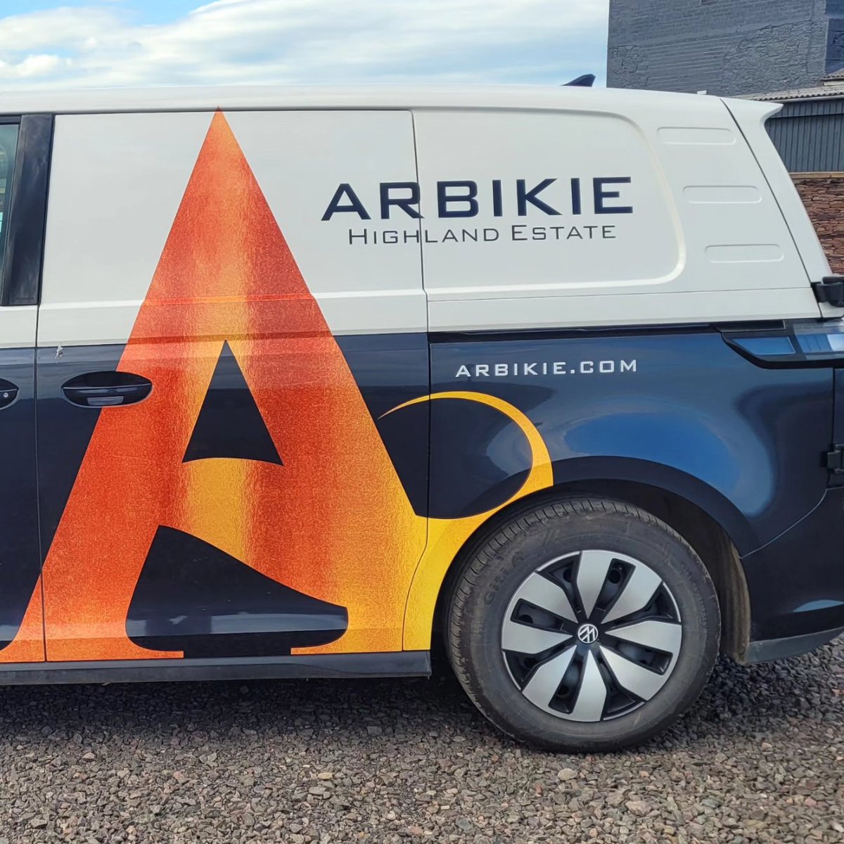 iainastirling's tweet image. Our new electric @Arbikie van to reduce our impact on local deliveries.

What do you think?

#electricvan #van #delivery #arbikie #arbikie #sustainable #electric #electricvehicle #ev #whisky #scotchwhisky #gin #vodka #angus #Tayside #aberdeen #dundee #edinburgh #glasgow #Scotland