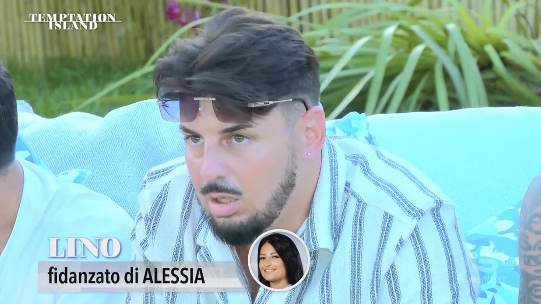 repelloidiotas's tweet photo. Punto più alto di questa puntata 
#tempationisland https://t.co/QYNUWn4qnl
