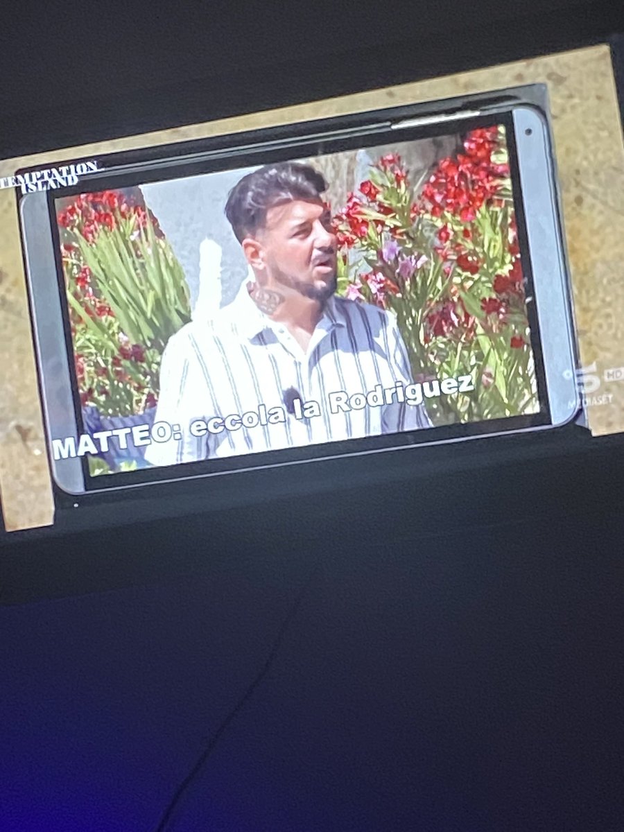 LA TRADIRÀ O MENO POCO IMPORTA, QUEST’UOMO È UN ESSERE SCHIFOSO BASTA MI FA VOMITARE #temptationisland