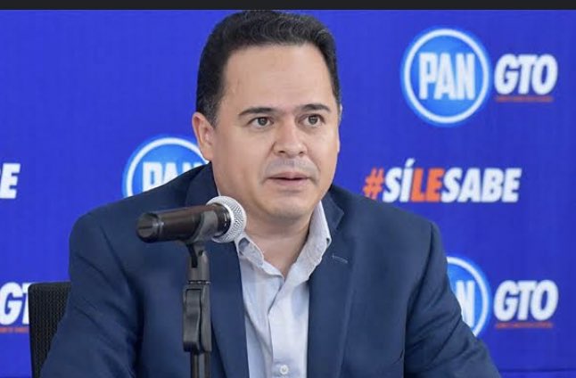 adame_wendoline's tweet image. 🔔#Designación

Con la abstención de voto de 11 diputados y diputadas de oposición, Eduardo López Mares (@lalolopezm) 
 ex presidente del PAN Guanajuato (@PANGuanajuato)  fue designado por el congreso del estado de Guanajuato como Consejero del Poder Judicial. 

Votaron a favor…