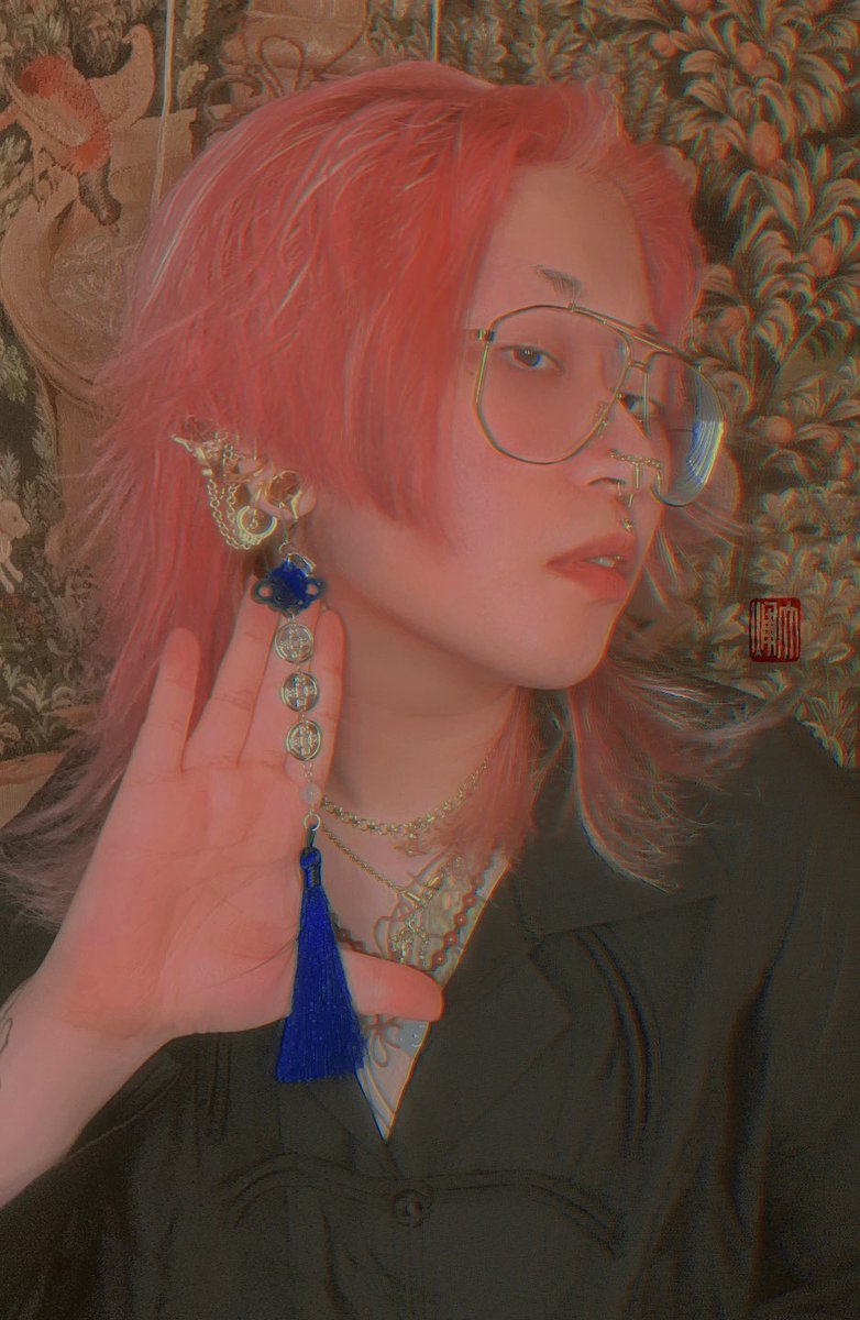 「perhaps i should keep to grey hair for t」|🫀輝のイラスト