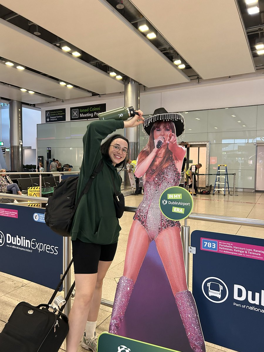 ariwhitefly's tweet photo. Next up: Dublin N2 but before, this is what in call swiftie paradise lol. https://t.co/S3IIKHjWc0
