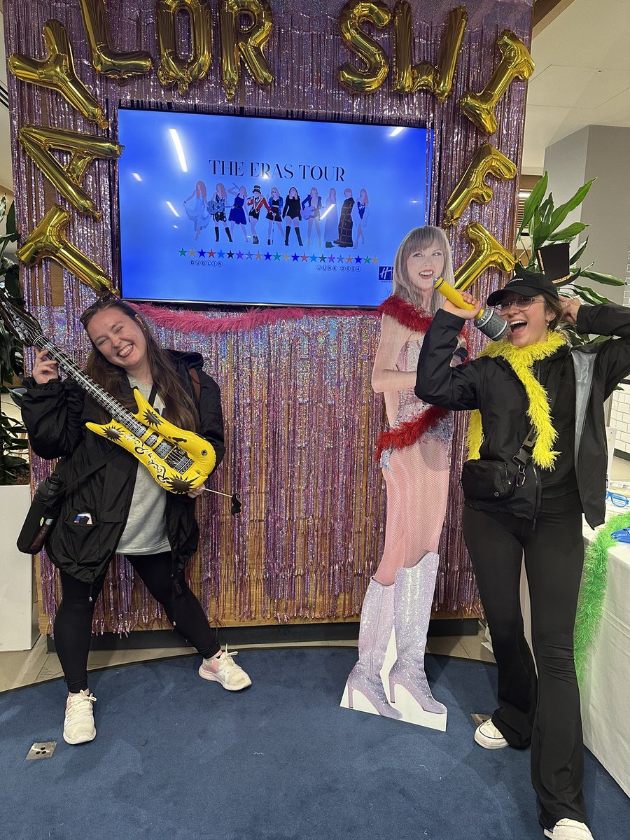 ariwhitefly's tweet photo. Next up: Dublin N2 but before, this is what in call swiftie paradise lol. https://t.co/S3IIKHjWc0