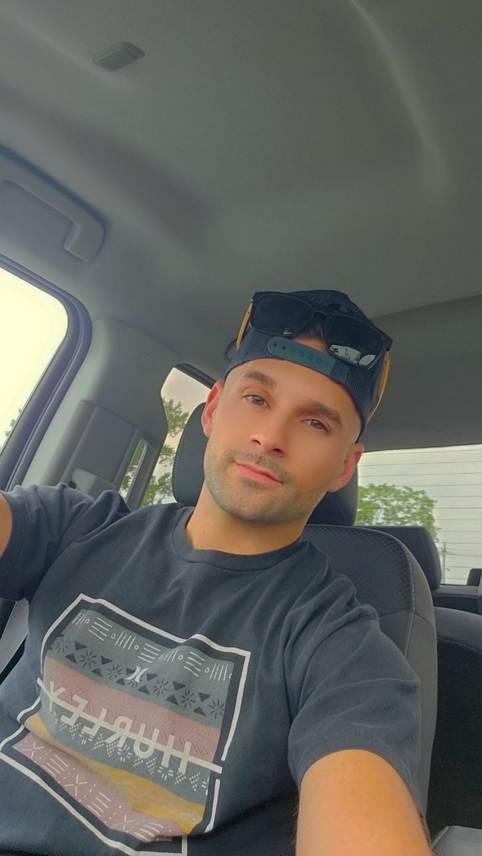AlphaColt02's tweet photo. Fresh hair cut.  Still hot af out here. But not as hot as me. 
$end tribute 💪
#findom #cashmaster #alphamale #straightalpha #cashpig https://t.co/uhr0TuBP0U