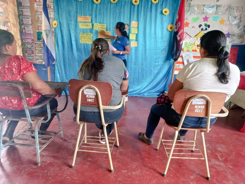 DeChontales's tweet photo. Consulta Nacional de la Nueva Estrategia Nacional de Educación "Bendiciones y Victorias" con madres de familia de primaria y secundaria, docentes, en pro de seguir evolucionando en la transformación educativa en Nicaragua. https://t.co/L3TJlJxbcS