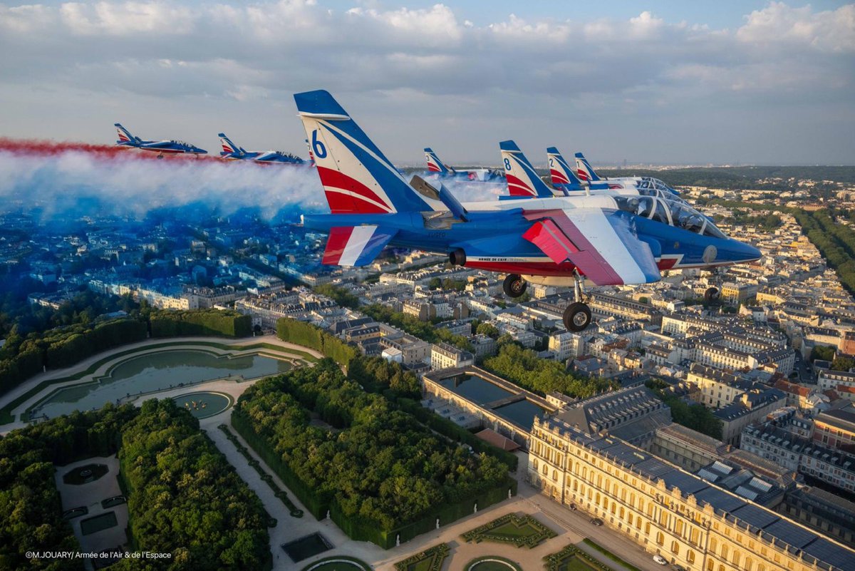 CEM_AAE's tweet photo. Je tiens à exprimer ma plus profonde gratitude à tous les partenaires qui contribuent à la réussite du 90e anniversaire de l'@Armee_de_lair.

Votre engagement et votre soutien sont déterminants pour faire de cet anniversaire une célébration exceptionnelle. https://t.co/gpxNbrkiSN