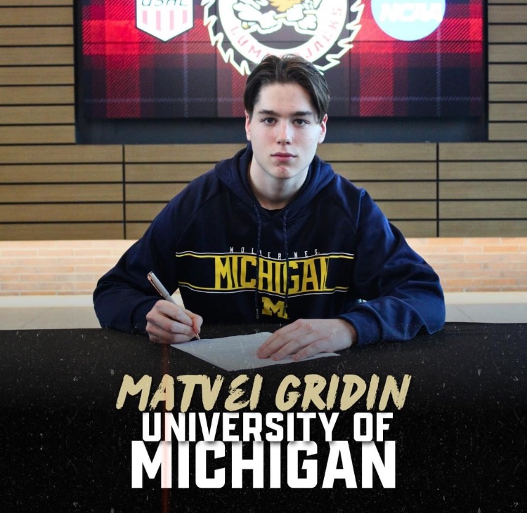 KyleThomas44095's tweet photo. Excited for Friday night w/ the @NHL holding the #NHLEntryDraft in #SinCity aka #LasVegas. Rooting hard for #SachaBoisvert & #MatveiGridin, not to mention the other @MuskegonJacks eligible for consideration. #LetsGoJacks! If u don’t know, #AxeSomebody! https://t.co/OA8z59bz0d