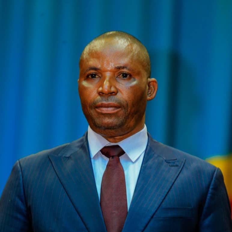 patientmbuyi's tweet photo. #Haut_Katanga : Député provincial pour le compte de #ARDev, Bobo Malulu Kalungwe est le nouveau ministre provincial de l'agriculture, Pêche, Élevage et Alimentation. Il remplace Aerts Joseph Kayumba à ce poste. Il était commissaire à l'énergie au gouvernement @JacquesKyabula https://t.co/Lr1K13FoYa