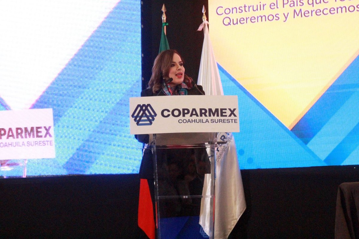 SETRA_COAH's tweet photo. En representación del Gobernador @manolojim, la Secretaria del Trabajo @ZogbiNazira, acudió a la Sesión Anual encabezada por su dirigente nacional, Dr. @JoseMedinaMora, donde también se realizó la Toma de Compromiso del nuevo Consejo Directivo de COPARMEX Coahuila Sureste. https://t.co/MdND5M6T4i