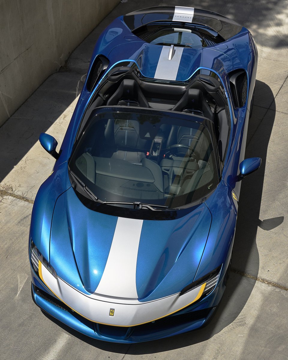 Blu Abu Dhabi in the sun 😘🤌🇮🇹

🚨FRESH INVENTORY🚨

2022 Ferrari SF90 Spider
Blu Abu Dhabi Exterior / Nero Interior
Assetto Fiorano Handling
Two-Tone Bodywork
Only 1,842 Miles
Dm For Pricing!
~
💻: vegasautogallery.com
📍: 3055 Palms Centre Drive/5600 West Sahara Avenue