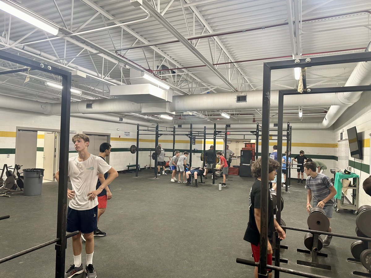 CoachDoyleGBMS's tweet photo. What better way to end the week with a max day! 💪🏻
#TheWildcatWay https://t.co/sT9RWDzzPi