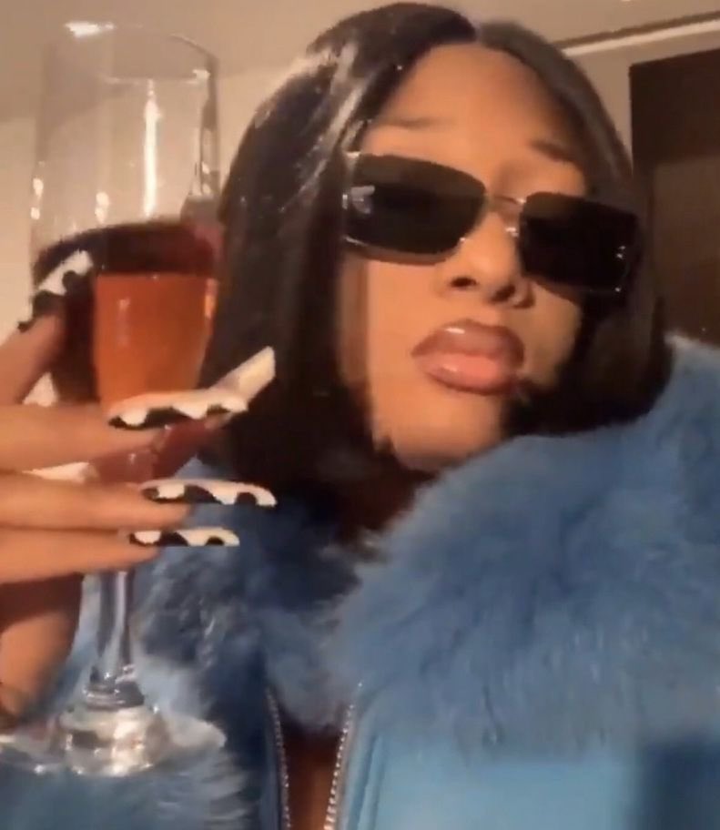 Drebae_'s tweet image. I love gworls who just know how to leave men alone. No drama, no extra sht, no doubling back. Just leave him exactly where he had you fcked up at!