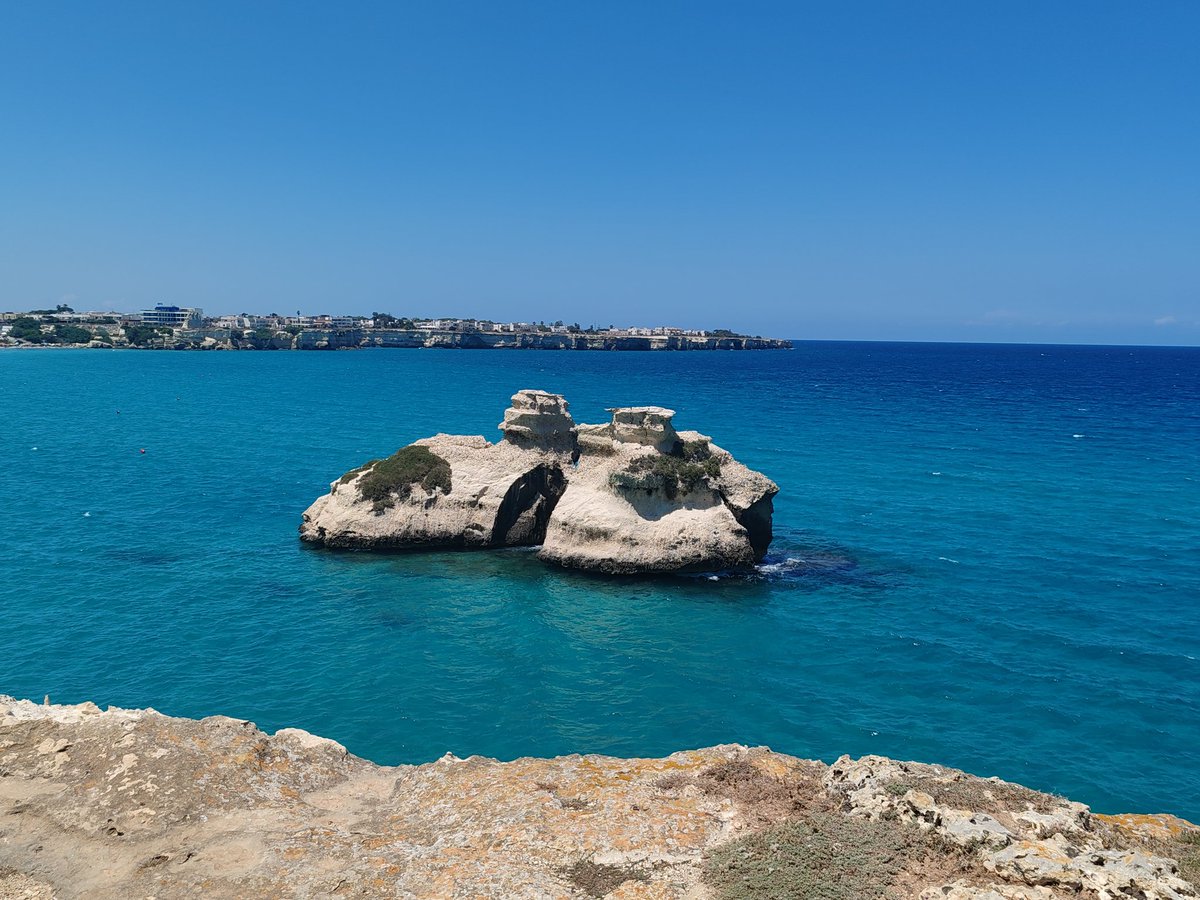 Fedealex2's tweet photo. #puglia #duesorelle @DanMedaino https://t.co/S4ImbG9Ftx